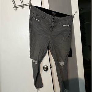 Torrid bombshell skinny ripped jeans